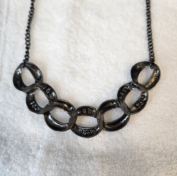 Black Chain Necklace and Earring Set.  Heavy black metal with elegant design. - Picture 4 of 6